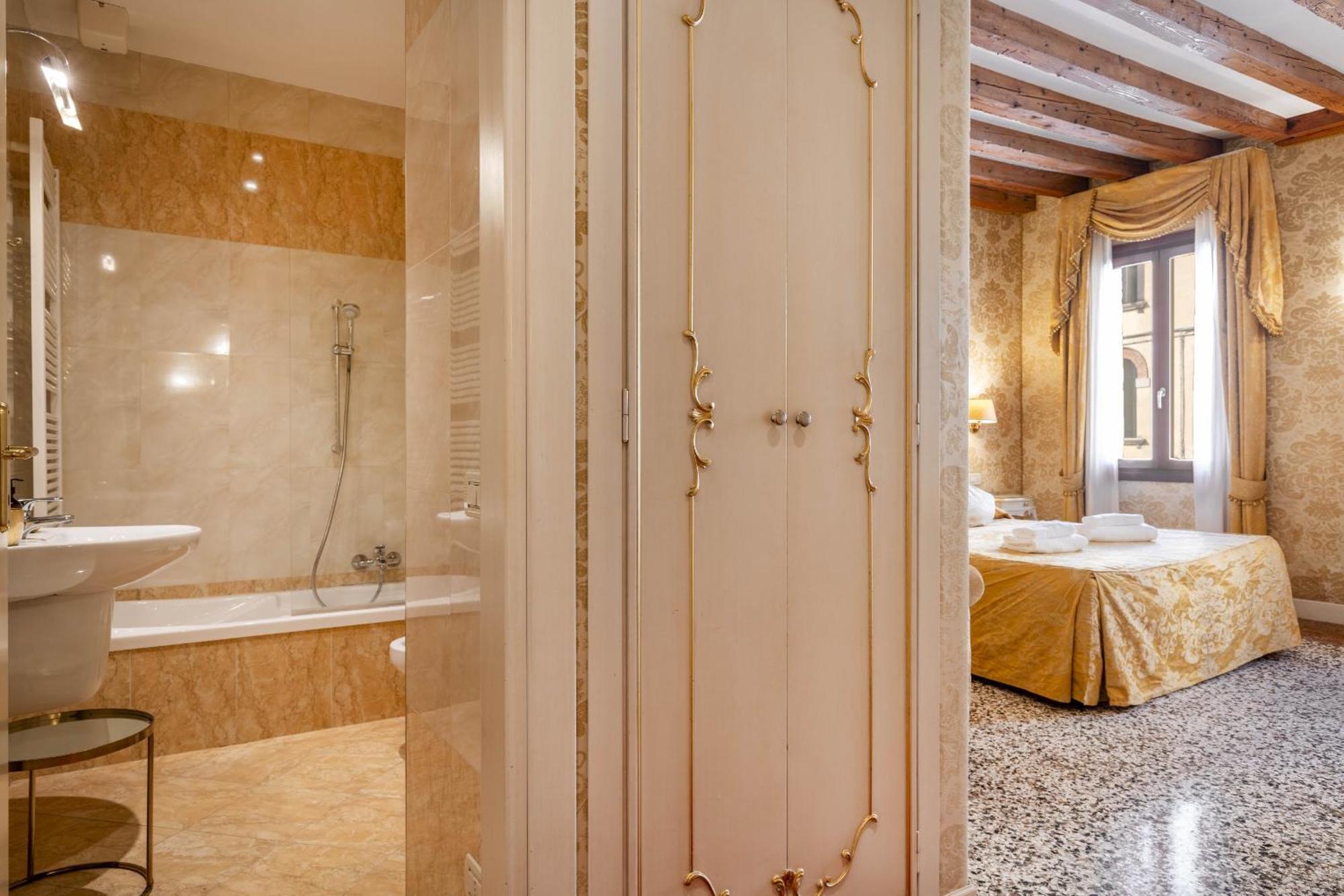 Residence Ca' Di Malta Arsenale By Wonderful Italy Венеция Экстерьер фото